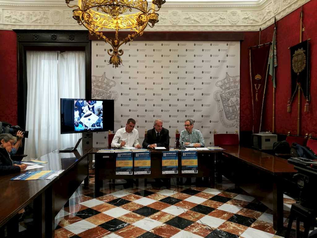 Rueda de prensa en el ayuntamiento de Granada para WordCamp Granada