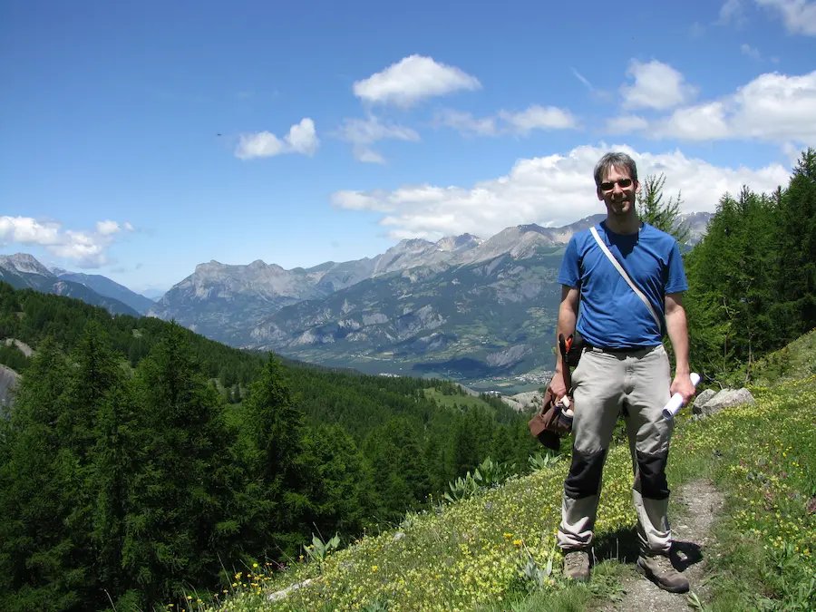 Jesús en un curso de Geología y GIS en los Alpes